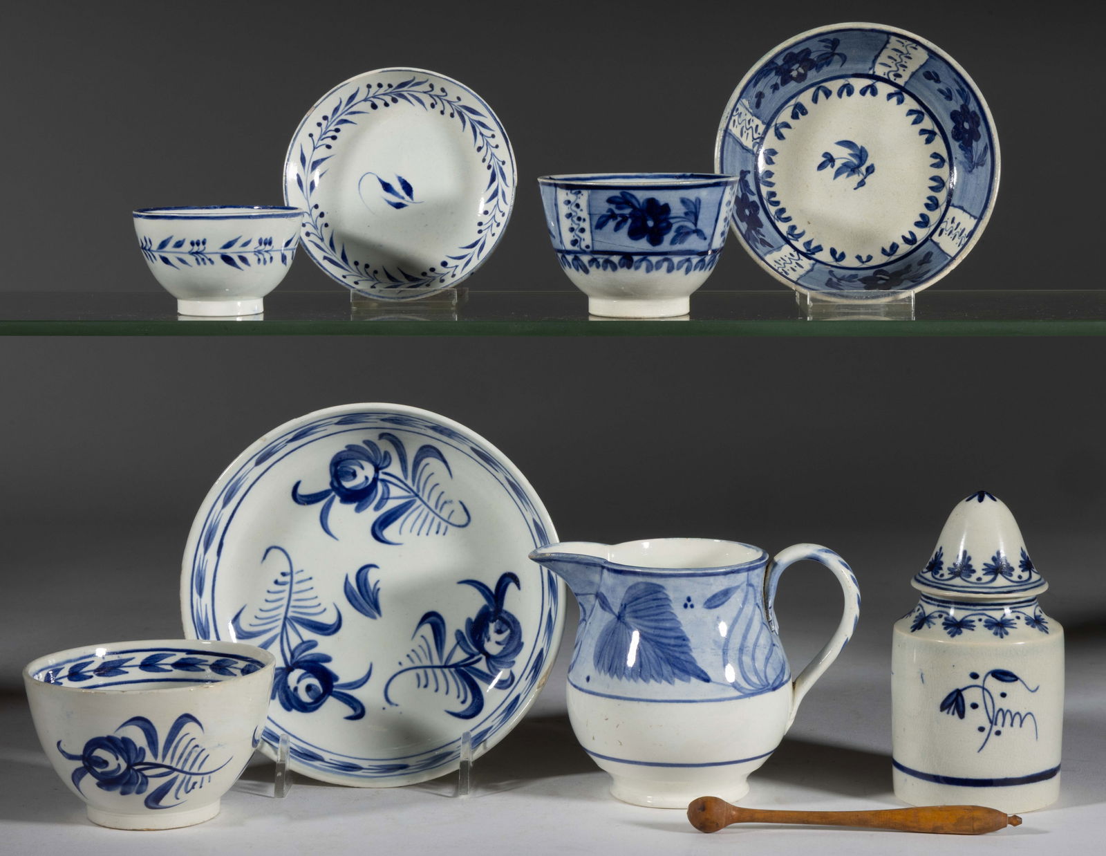 BRITISH PEARLWARE BLUE HAND-PAINTED FLORAL MOTIF CERAMIC TEA AND OTHER ARTICLES, LOT OF FIVE (1 of 1)