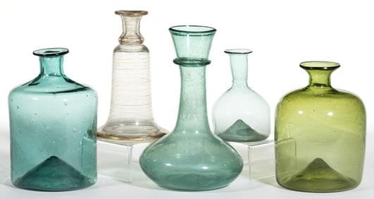 ASSORTED EUROPEAN FREE-BLOWN GLASS ARTICLES, LOT OF FIVE