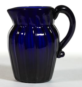 BLOWN-MOLDED GLASS CREAMER
