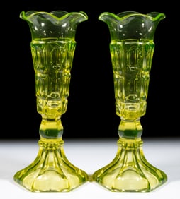 PRESSED THREE-PRINTIE BLOCK PAIR OF VASES