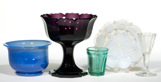 ASSORTED BLOWN AND PRESSED GLASS ARTICLES, LOT OF FIVE
