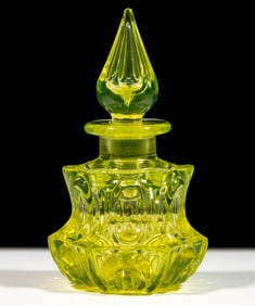 LOOP AND FRAMED CONVEX OVALS COLOGNE BOTTLE