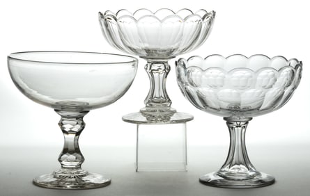 ASSORTED FREE-BLOWN AND CUT GLASS OPEN COMPOTES, LOT OF THREE