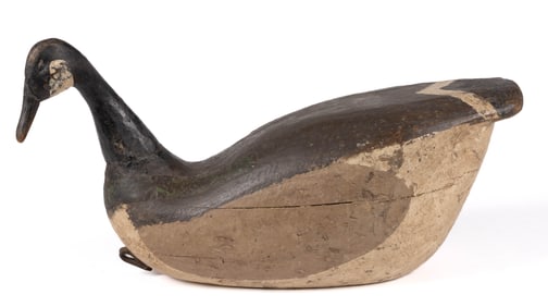 AMERICAN FOLK ART CARVED AND PAINTED CANADA GOOSE DECOY