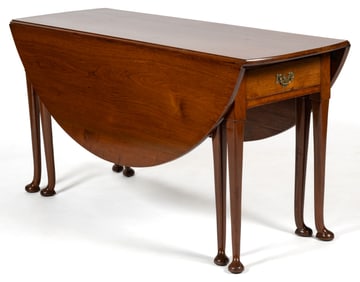 TIDEWATER VIRGINIA QUEEN ANNE WALNUT DINING TABLE