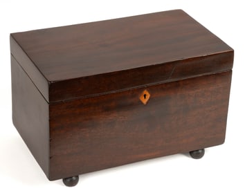 AMERICAN, POSSIBLY NORFOLK, VIRGINIA MAHOGANY VENEER VALUABLES BOX / TEA CADDY