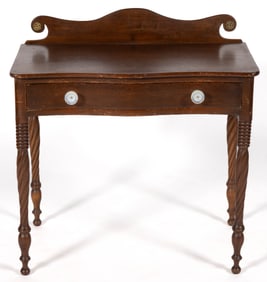 MID-ATLANTIC OR NEW ENGLAND PINE AND POPLAR DRESSING TABLE