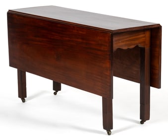 JOHN TOWNSEND (1733-1809) NEWPORT, RHODE ISLAND, ATTRIBUTED, CHIPPENDALE MAHOGANY FALL-LEAF DINING