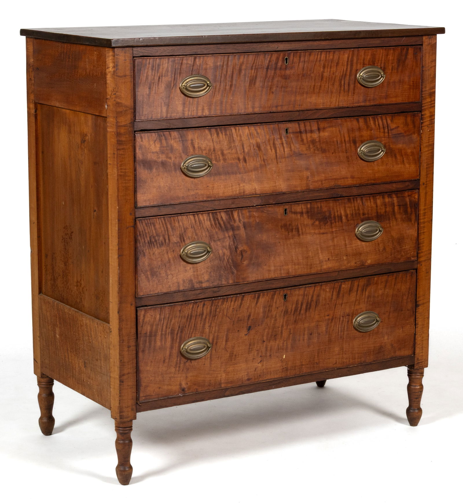 AMERICAN LATE FEDERAL FIGURED TIGER MAPLE CHEST OF DRAWERS: AMERICAN LATE FEDERAL FIGURED TIGER MAPLE CHEST OF DRAWERS, maple with walnut drawer dividers, the rectangular overhanging top over four graduated drawers with a beaded edge, the whole flanked by pane