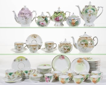 R.S. PRUSSIA PORCELAIN FLORAL MOTIF CHILDREN'S TEA ARTICLES, UNCOUNTED LOT