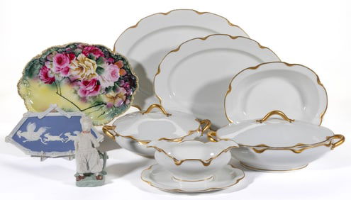 FRENCH AND GERMAN PORCELAIN ARTICLES, LOT OF NINE