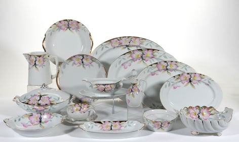 JAPANESE NORITAKE CHINA HAND-PAINTED AZALEA TABLE ARTICLES, LOT OF 15