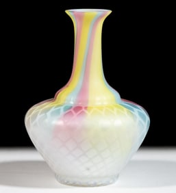 RAINBOW DIAMOND QUILT AIR-TRAP MOTHER-OF-PEARL SATIN GLASS VASE