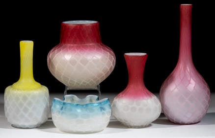 ASSORTED VICTORIAN AIR-TRAP MOTHER-OF-PEARL GLASS ARTICLES, LOT OF FIVE