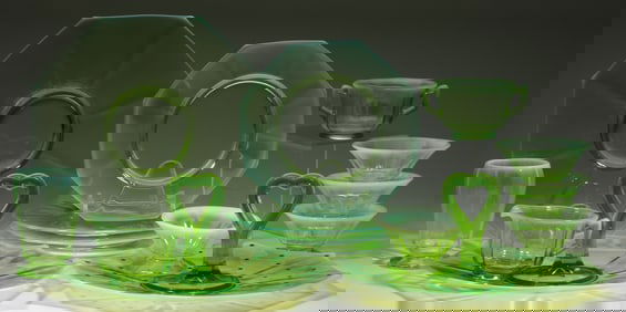 ASSORTED OPALESCENT GLASS TABLE ARTICLES, LOT OF 14