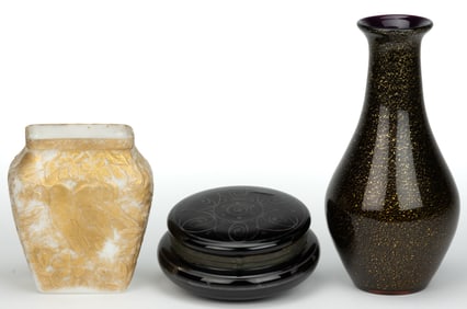 ASSORTED OPAQUE GLASS ARTICLES, LOT OF THREE