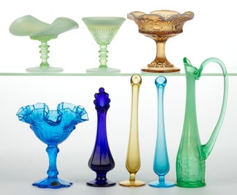 ASSORTED FENTON GLASS ARTICLES, LOT OF EIGHT