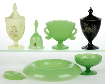 ASSORTED FENTON AND OTHERS OPAQUE GLASS ARTICLES, LOT OF SEVEN