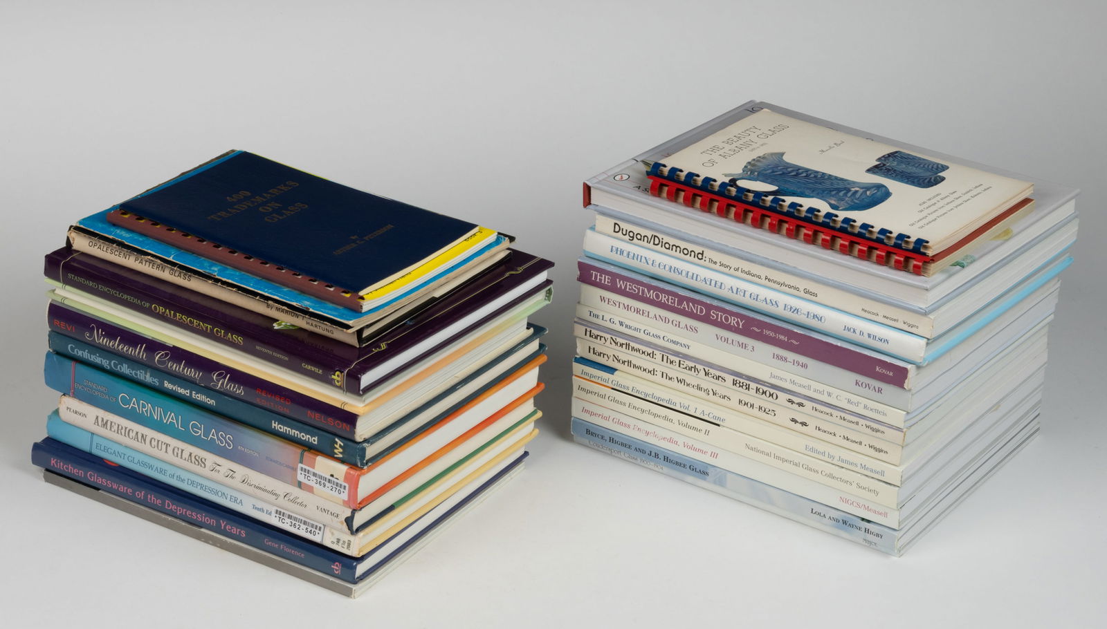 ASSORTED VICTORIAN AND 20TH CENTURY GLASS REFERENCE VOLUMES, LOT OF 29 (1 of 1)