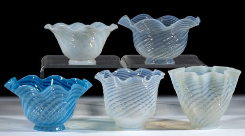 ASSORTED OPALESCENT SWIRL ELECTRIC LAMP SHADES, LOT OF FIVE