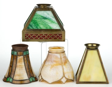 ASSORTED LEADED AND SLAG GLASS ELECTRIC LAMP SHADES, LOT OF FOUR