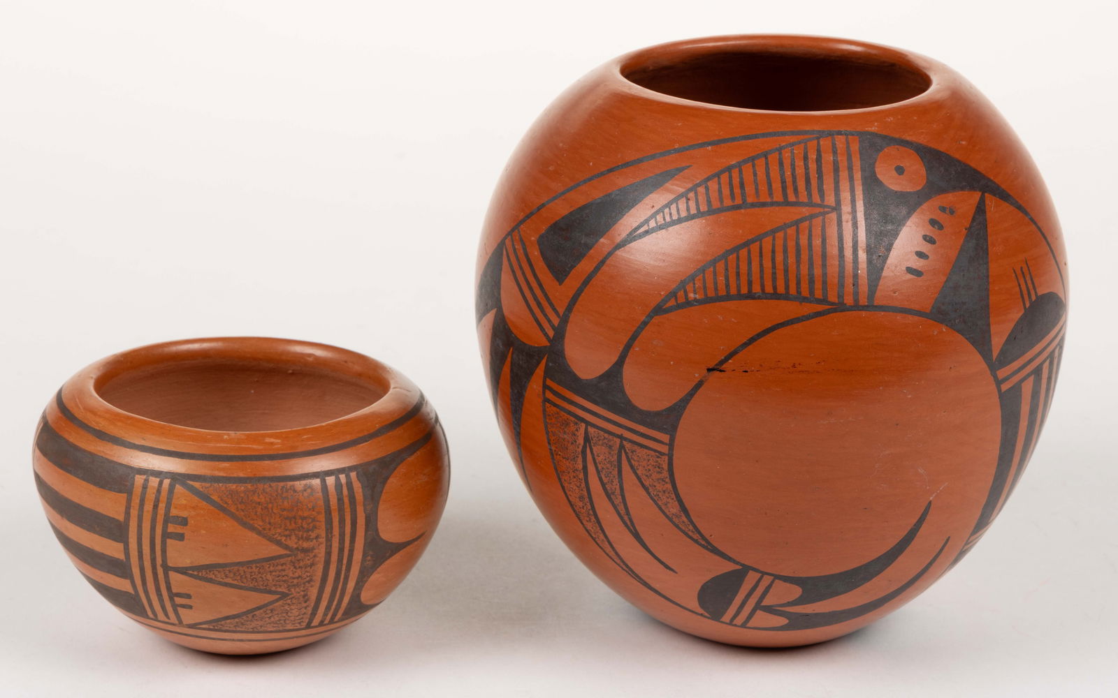 SIGNED VERNA NAHEE (B. 1940) NATIVE AMERICAN HOPI-TEWA POTTERY BOWLS, LOT OF TWO (1 of 5)