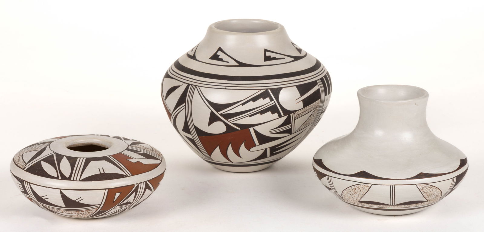 SIGNED NATIVE AMERICAN HOPI-TEWA POTTERY VESSELS, LOT OF THREE (1 of 5)