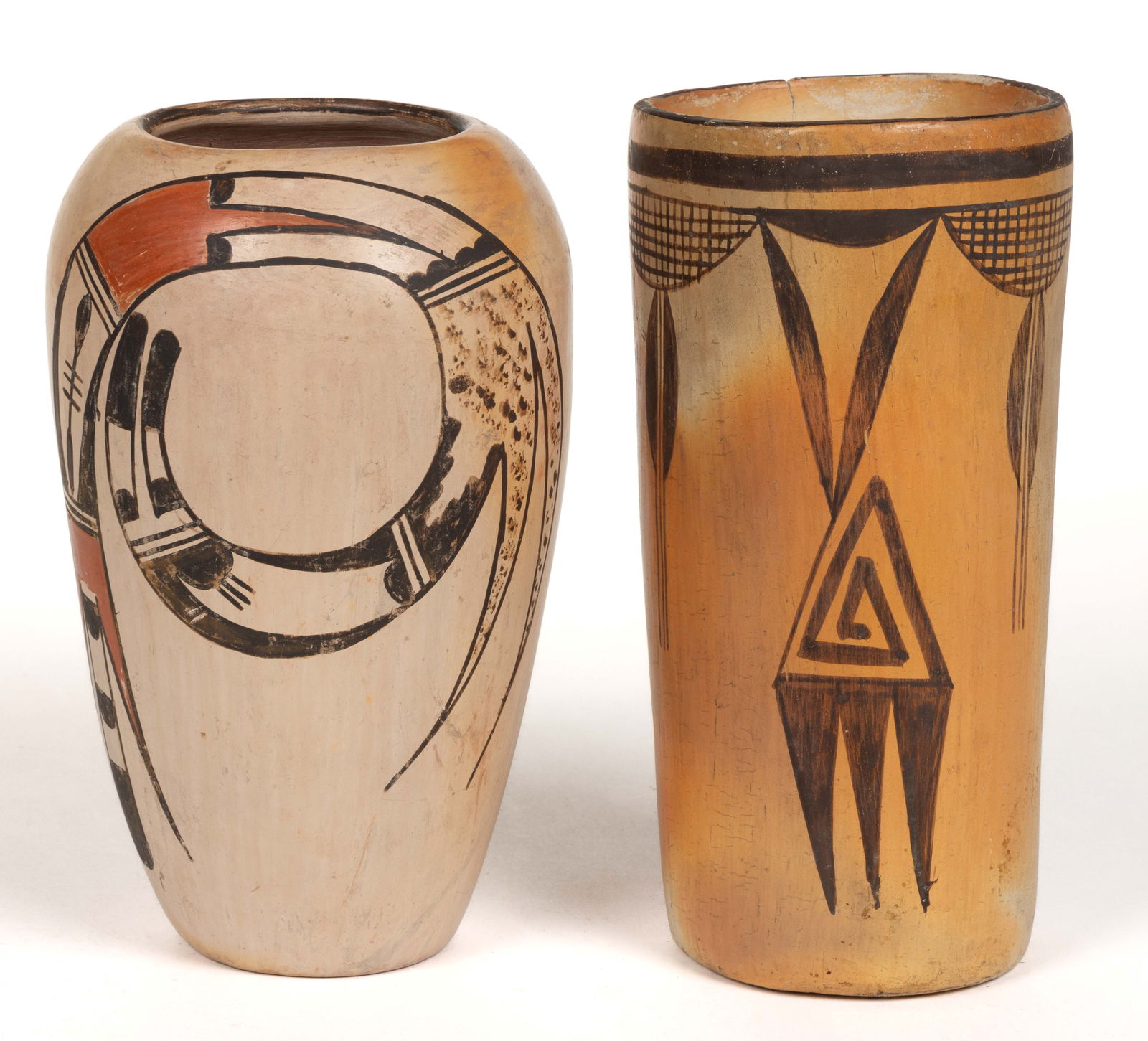 NATIVE AMERICAN HOPI PUEBLO POTTERY VASES, LOT OF TWO (1 of 5)