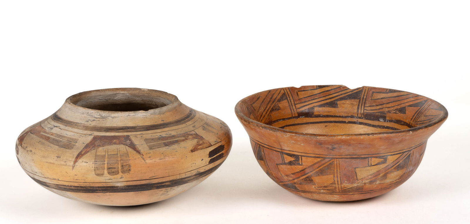 NATIVE AMERICAN HOPI PUEBLO POTTERY ARTICLES, LOT OF TWO (1 of 6)