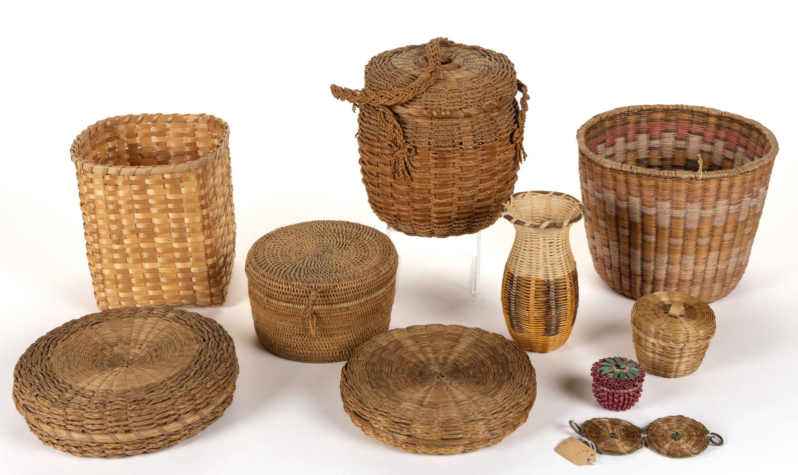 NATIVE AMERICAN AND OTHER BASKETS, LOT OF TEN (1 of 1)