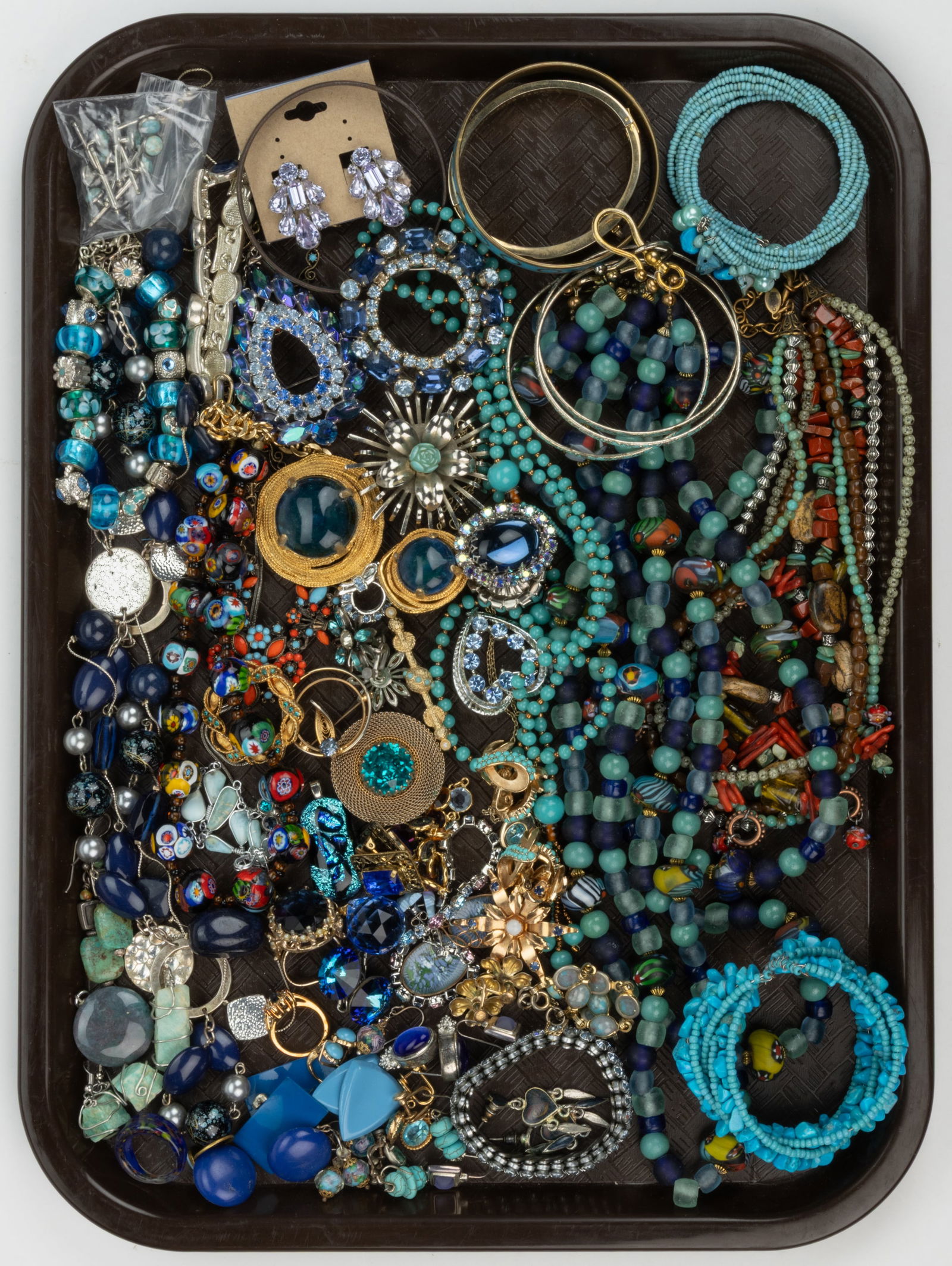 VINTAGE / CONTEMPORARY COSTUME JEWELRY, UNCOUNTED LOT (1 of 1)