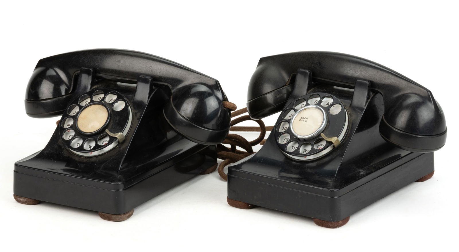 WESTERN ELECTRIC BELL SYSTEM MODEL 300 SERIES VINTAGE ROTARY DIAL DESK / TABLE-TOP TELEPHONES, LOT (1 of 1)