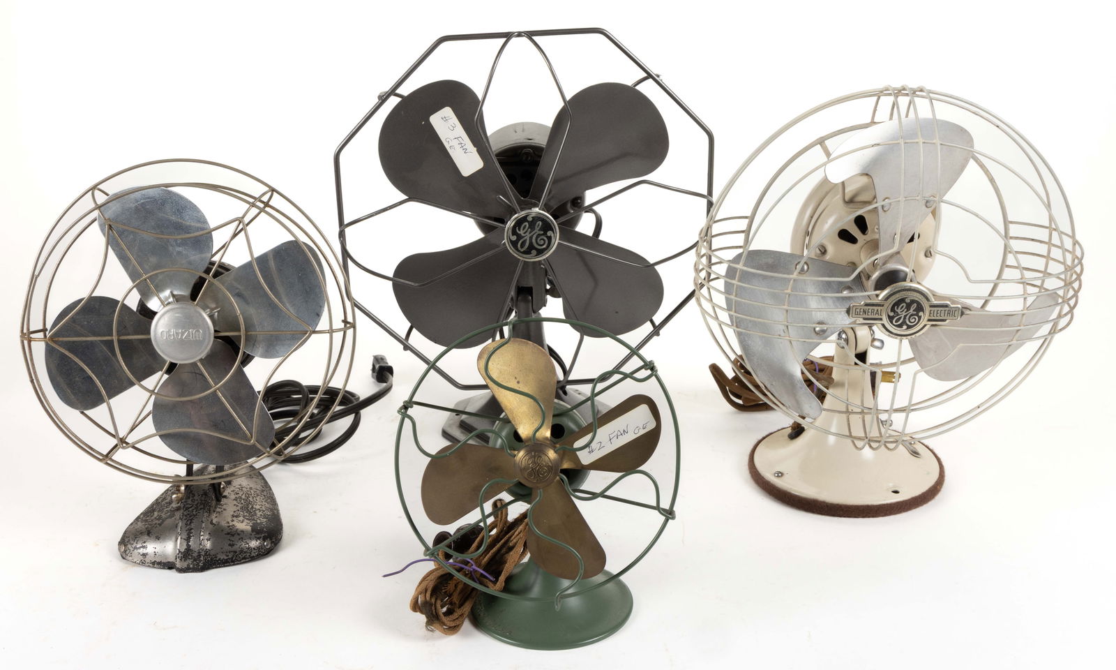 ASSORTED GENERAL ELECTRIC AND WIZARD VINTAGE TABLE / DESK ELECTRIC FANS, LOT OF FOUR (1 of 2)