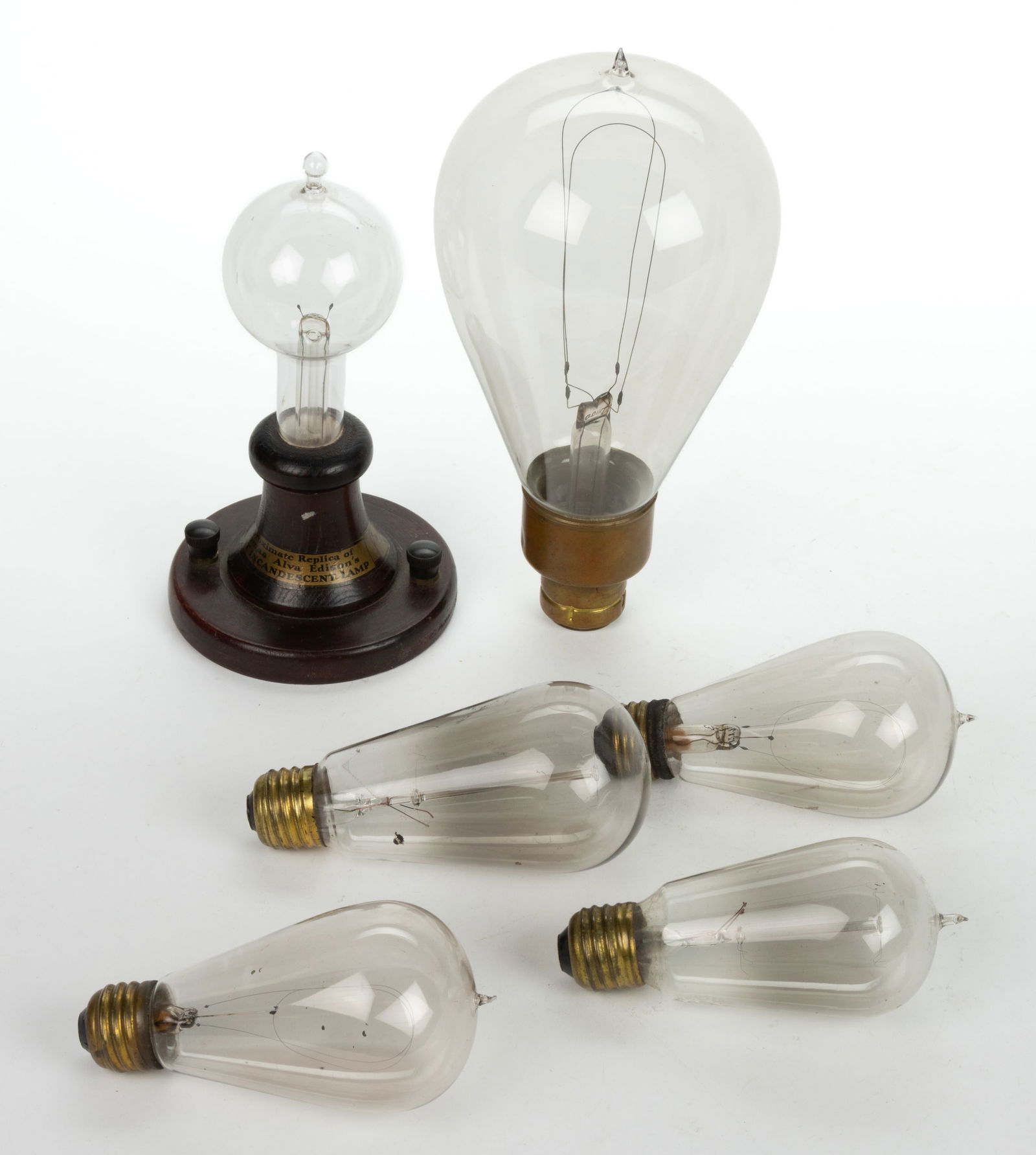 EARLY ELECTRIC LIGHT BULBS, LOT OF SIX (1 of 1)