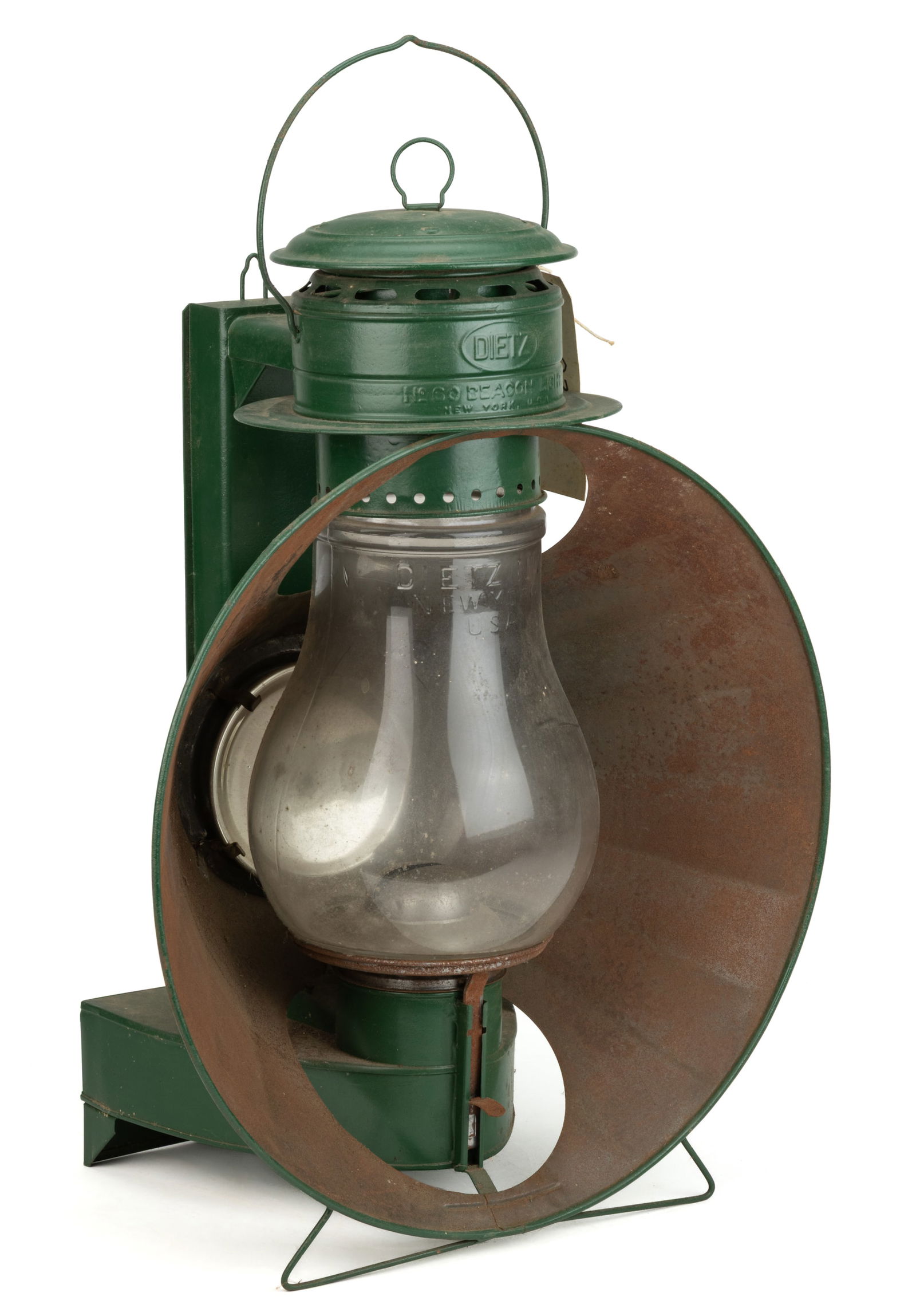 DIETZ & CO. SHEET-IRON NO. 60 BEACON COLD-BLAST LANTERN (1 of 4)