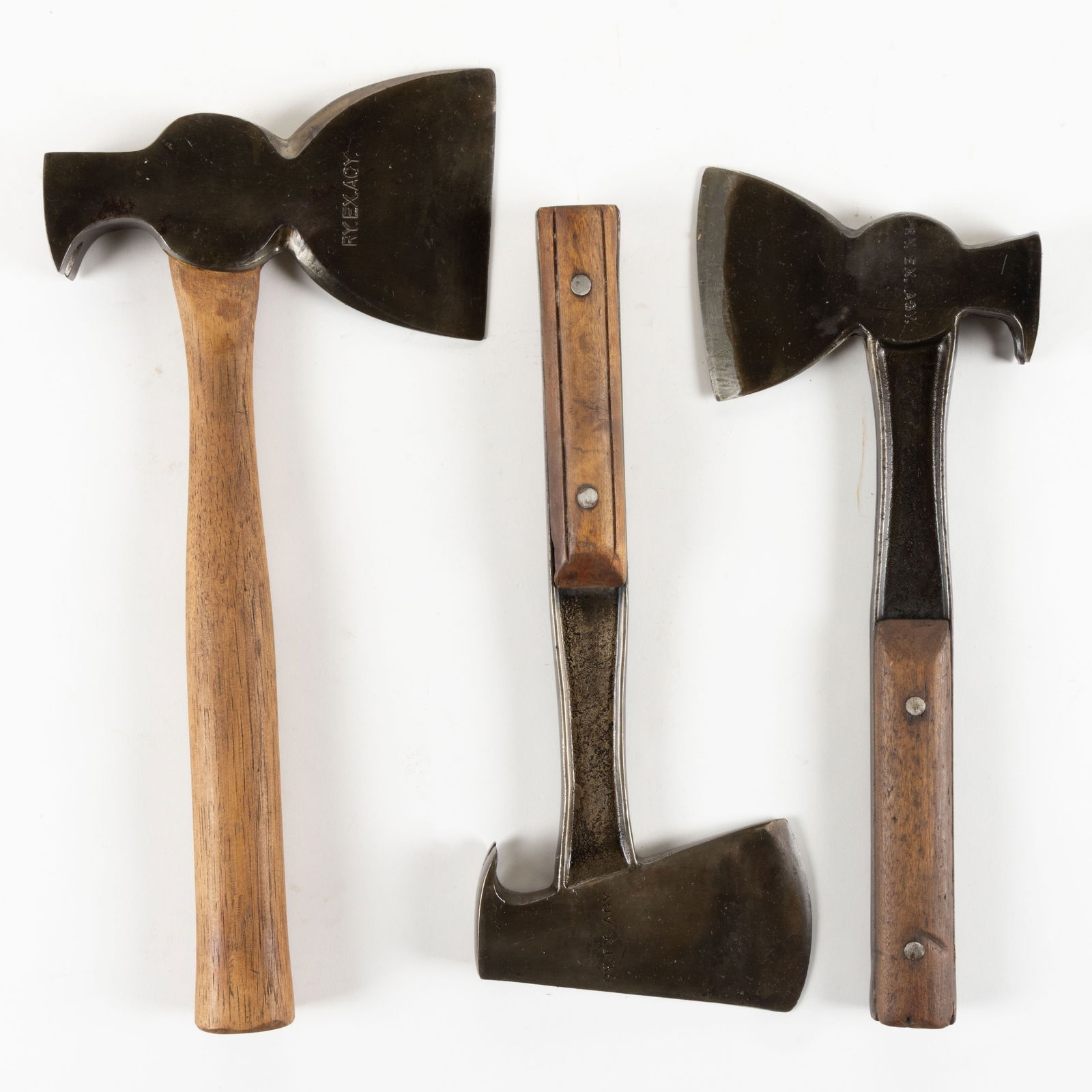 ASSORTED SIGNED RAILWAY EXPRESS AGENCY RAILROAD VINTAGE AXES / CLAW - CARPENTER HATCHETS, LOT OF (1 of 1)