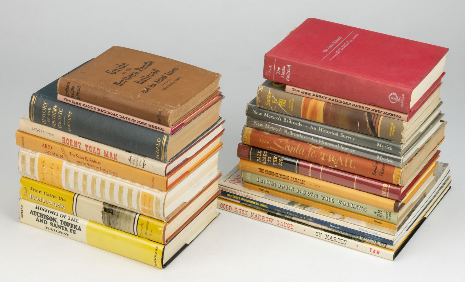 ASSORTED UNITED STATES RAILROAD HISTORICAL VOLUMES AND PRINTED MATERIALS, LOT OF 23 (1 of 1)