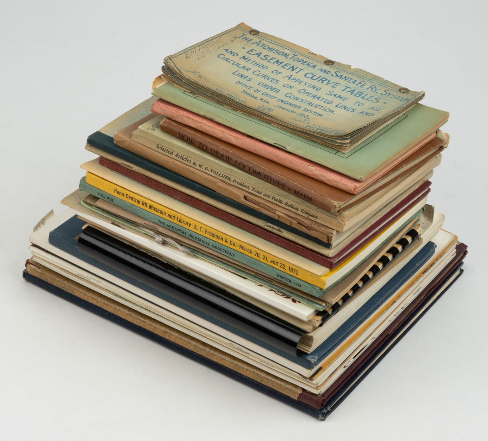 ASSORTED RAILROAD HISTORICAL VOLUMES AND PRINTED MATERIALS, LOT OF 33 (1 of 1)