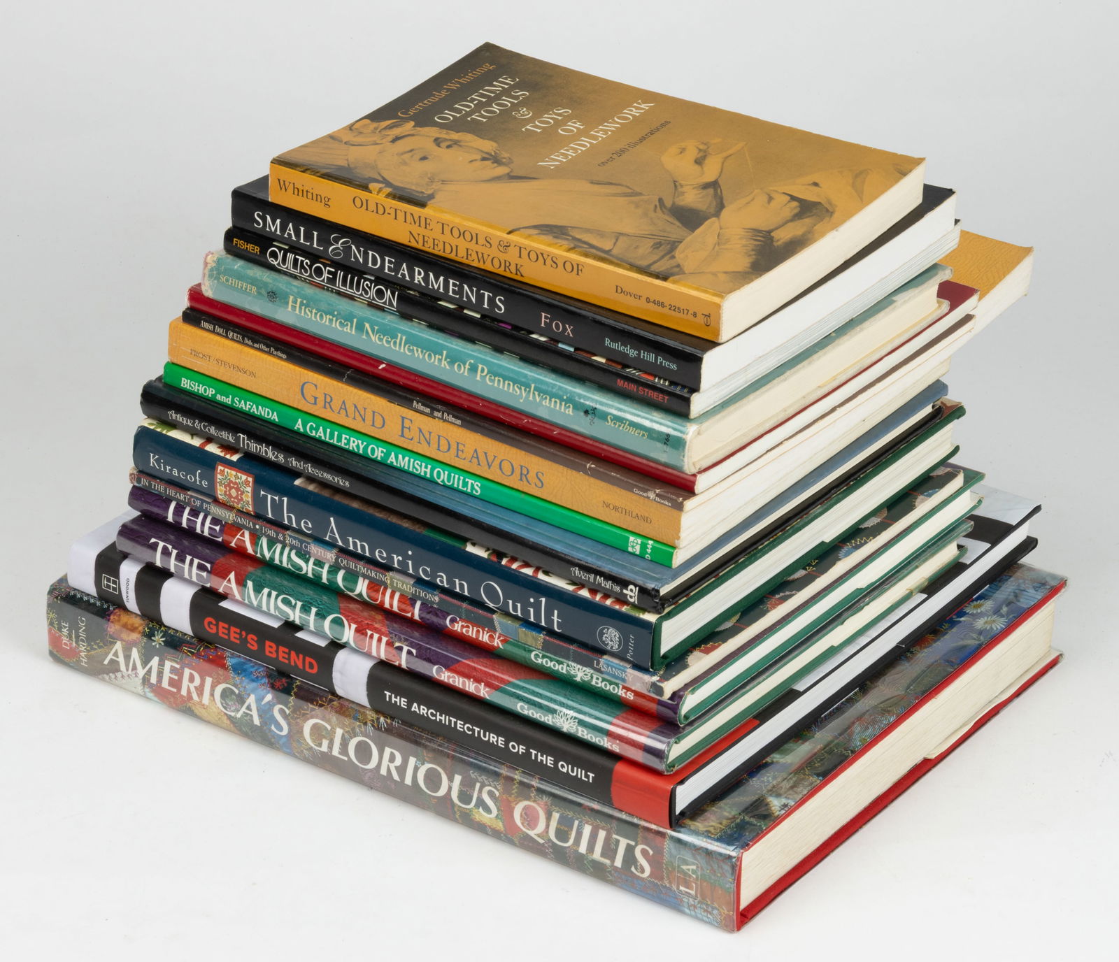 QUILT AND RELATED REFERENCE VOLUMES, LOT OF 15 (1 of 1)