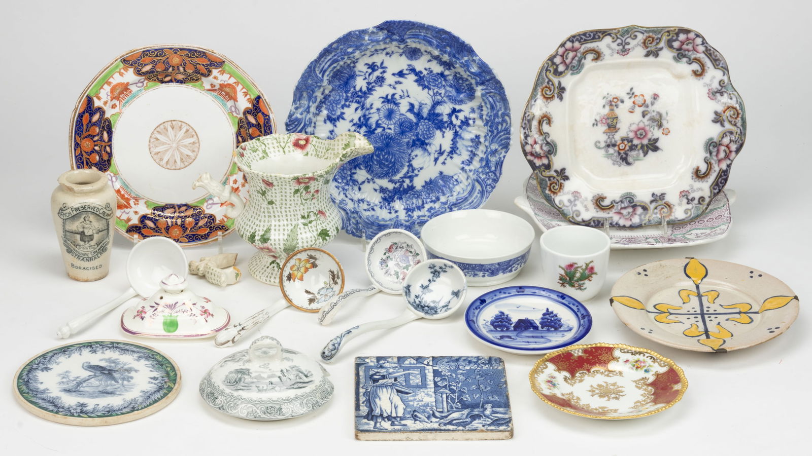 ASSORTED CERAMIC ARTICLES, LOT OF 19 (1 of 1)