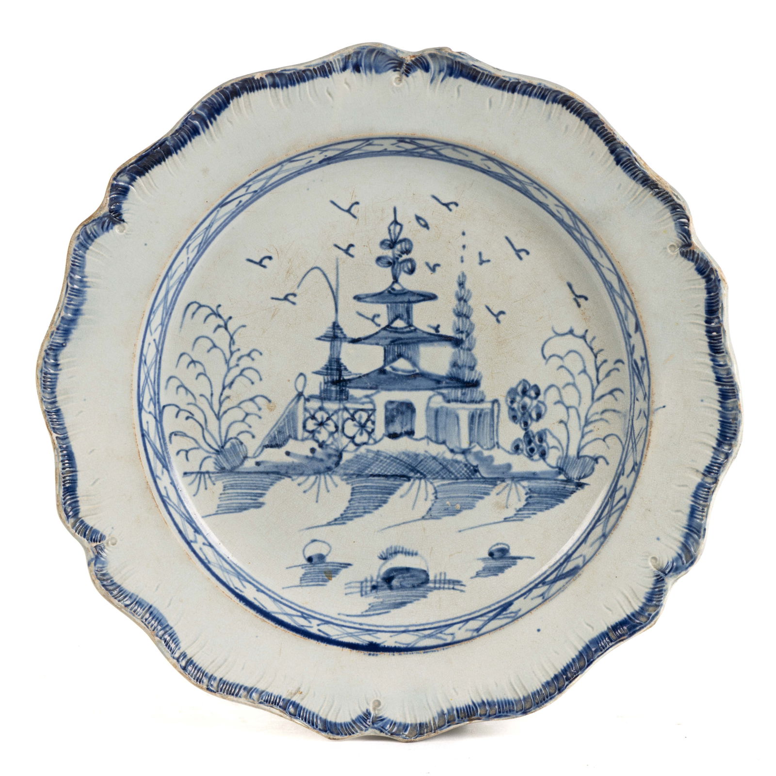 BRITISH PEARLWARE BLUE HAND-PAINTED CERAMIC CHINOISERIE MOTIF PLATE (1 of 2)