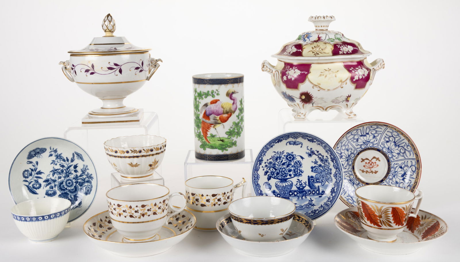 ENGLISH WORCESTER PORCELAIN TEA AND TABLE ARTICLES, LOT OF 15 (1 of 1)