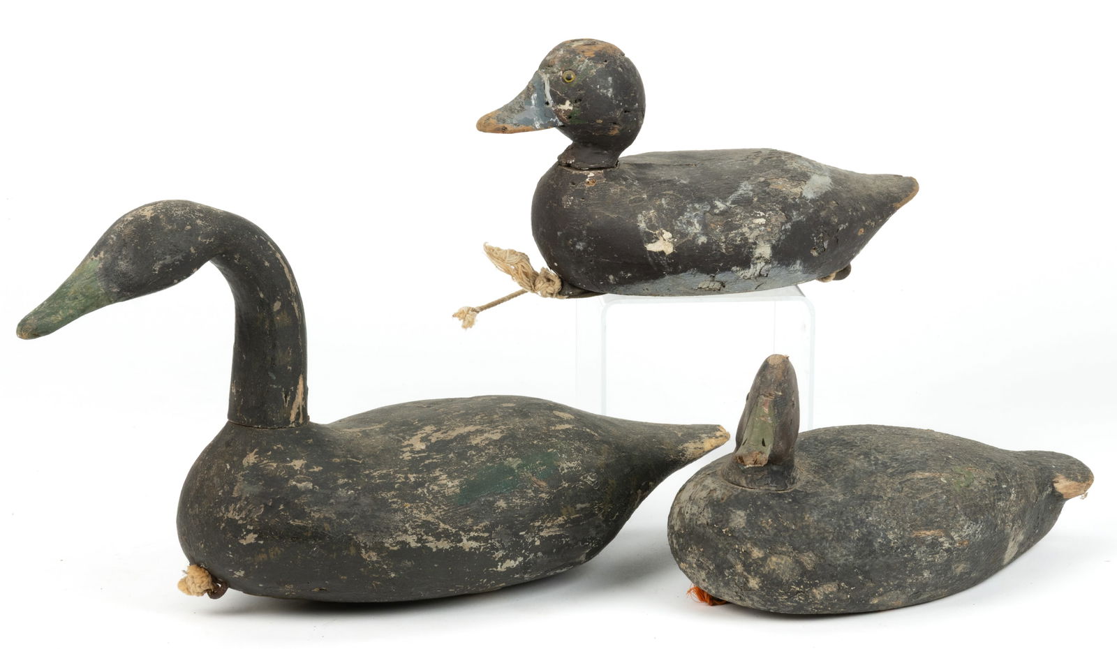 AMERICAN FOLK ART CARVED AND PAINTED WILDFOWL DECOYS, LOT OF THREE (1 of 4)