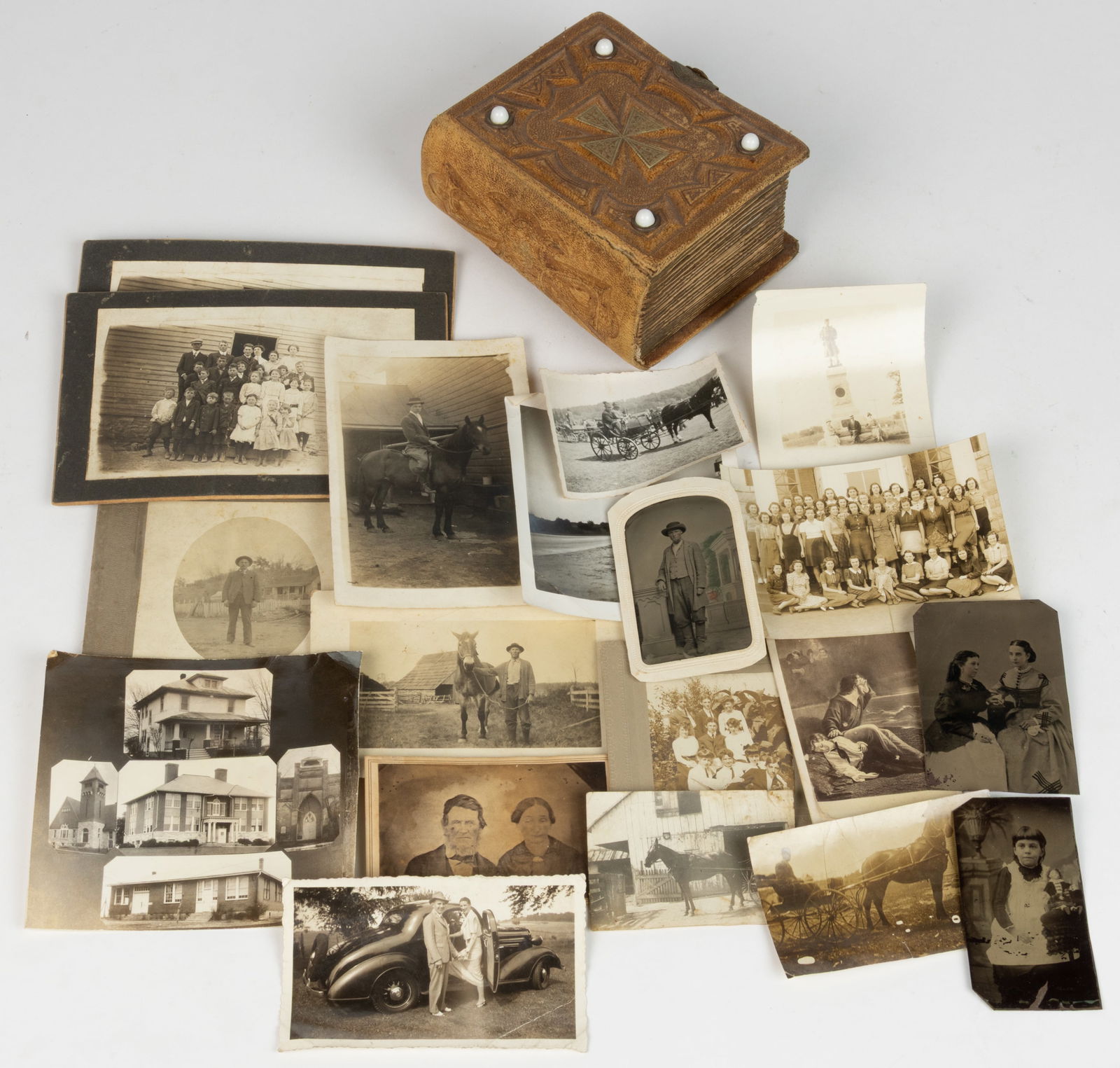 ANTIQUE SHENANDOAH VALLEY OF VIRGINIA AND OTHER PHOTOGRAPHS, UNCOUNTED LOT (1 of 2)