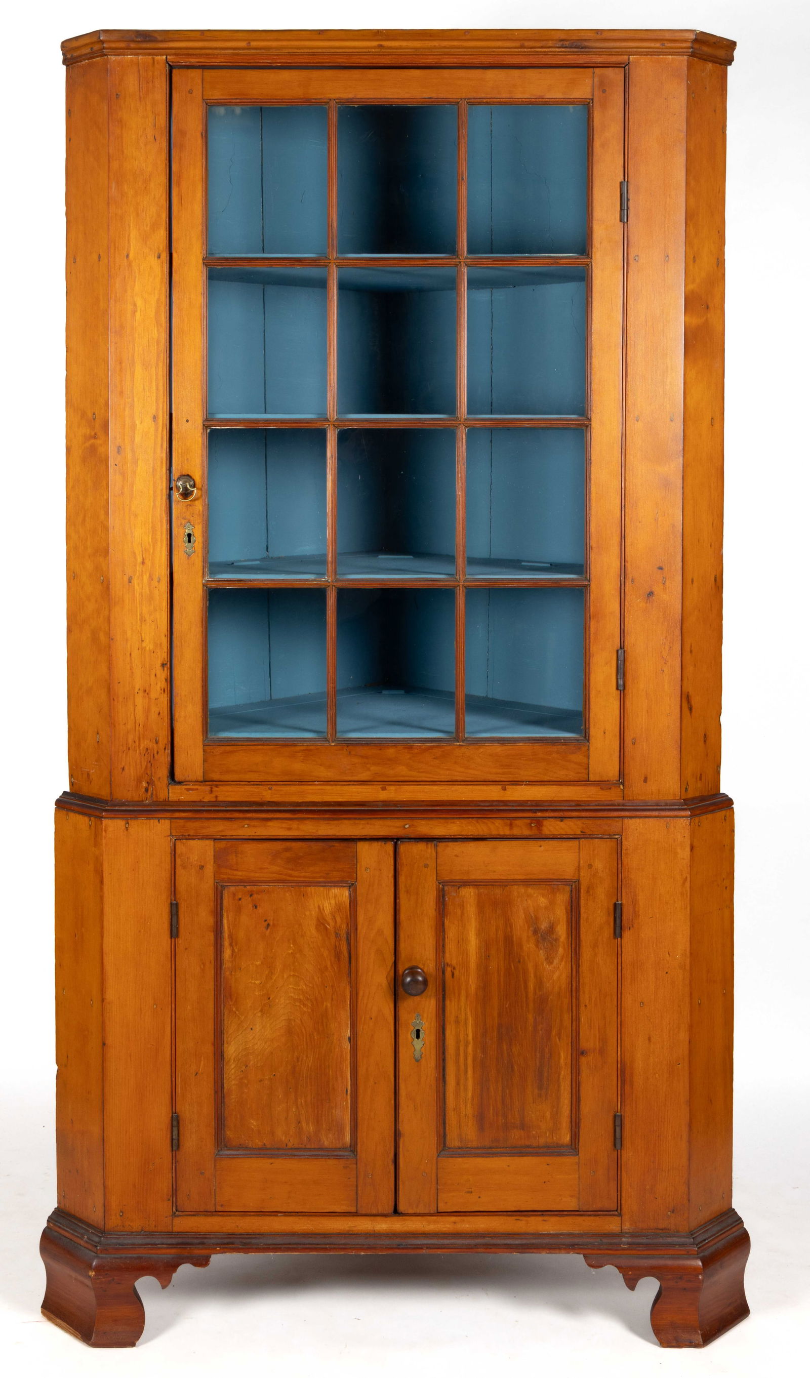 MID-ATLANTIC PINE CORNER CUPBOARD (1 of 4)
