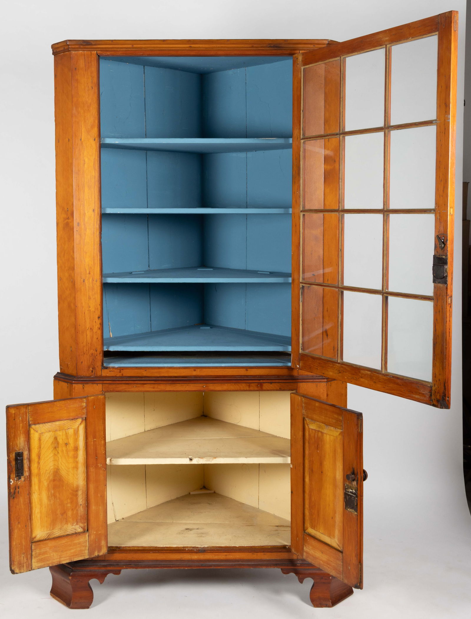 MID-ATLANTIC PINE CORNER CUPBOARD - 2