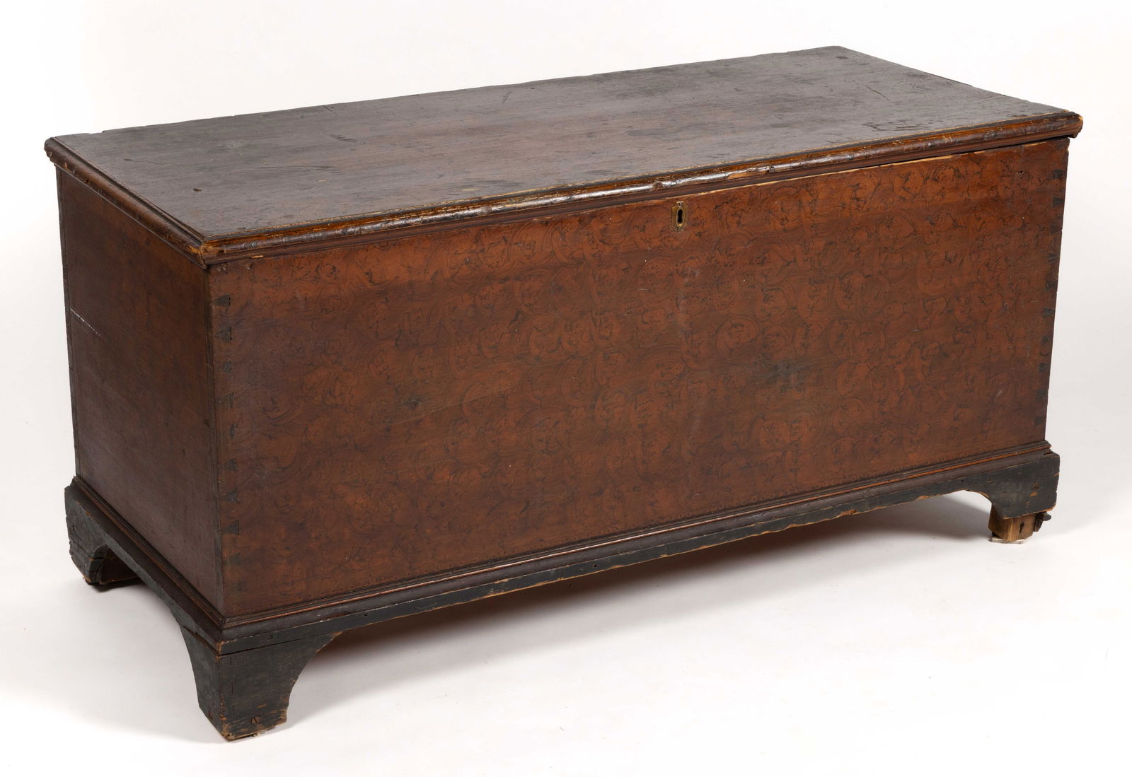 PENNSYLVANIA PAINT-DECORATED POPLAR BLANKET CHEST (1 of 7)