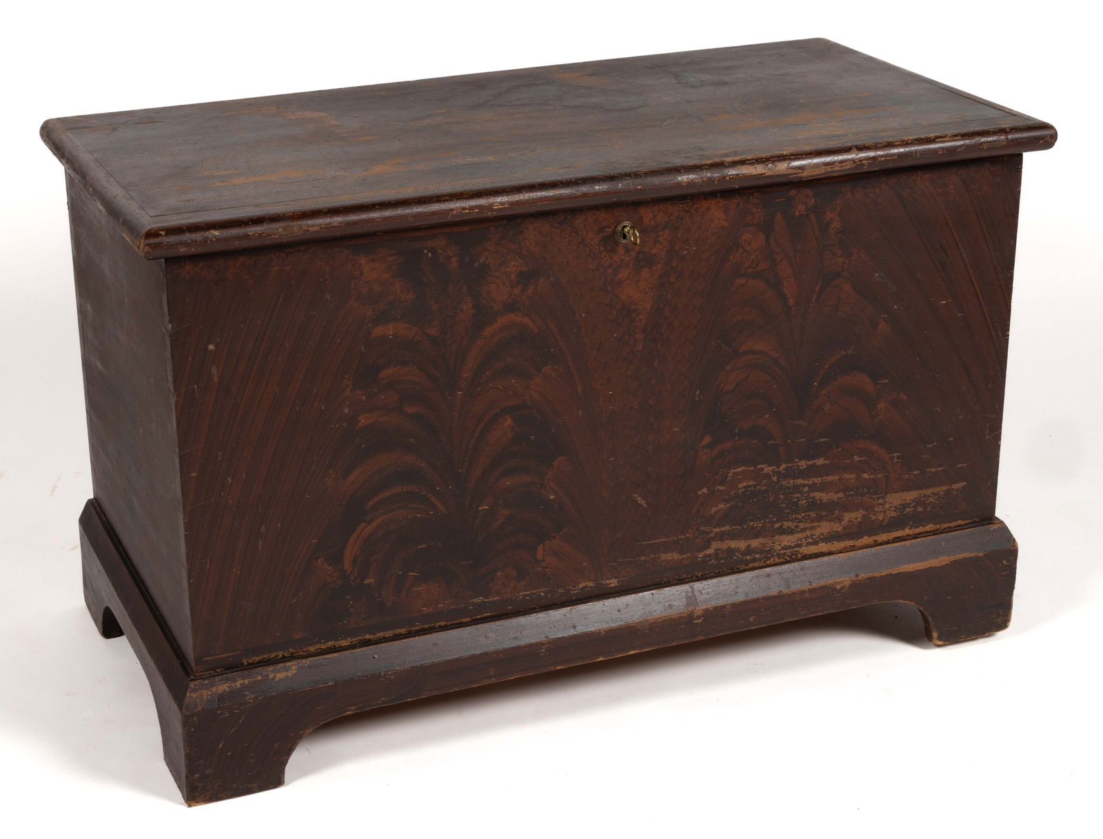 PENNSYLVANIA PAINT-DECORATED POPLAR BLANKET CHEST (1 of 7)