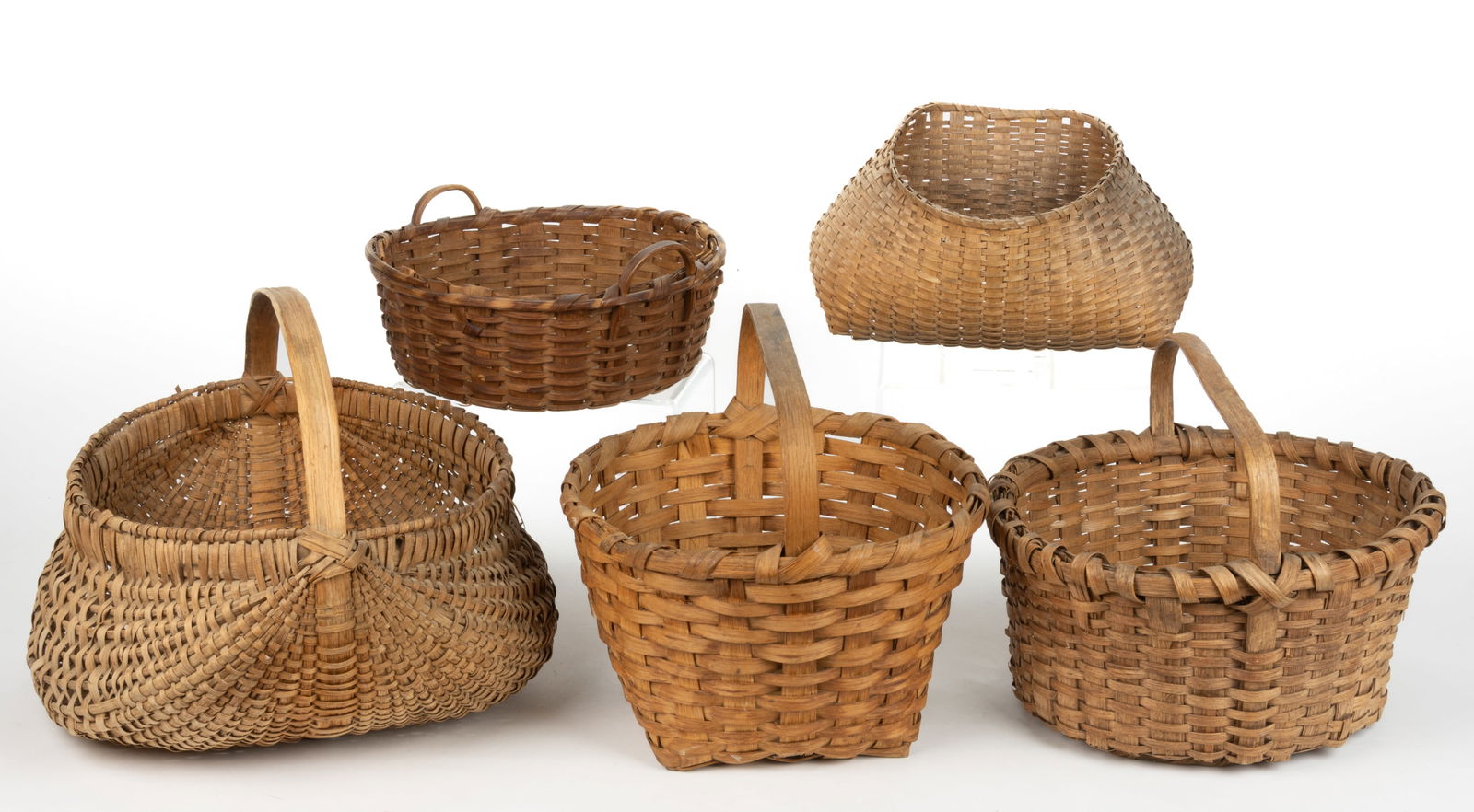 AMERICAN STAVE-TYPE AND RIB-TYPE WOVEN-SPLINT BASKETS, LOT OF FIVE (1 of 2)