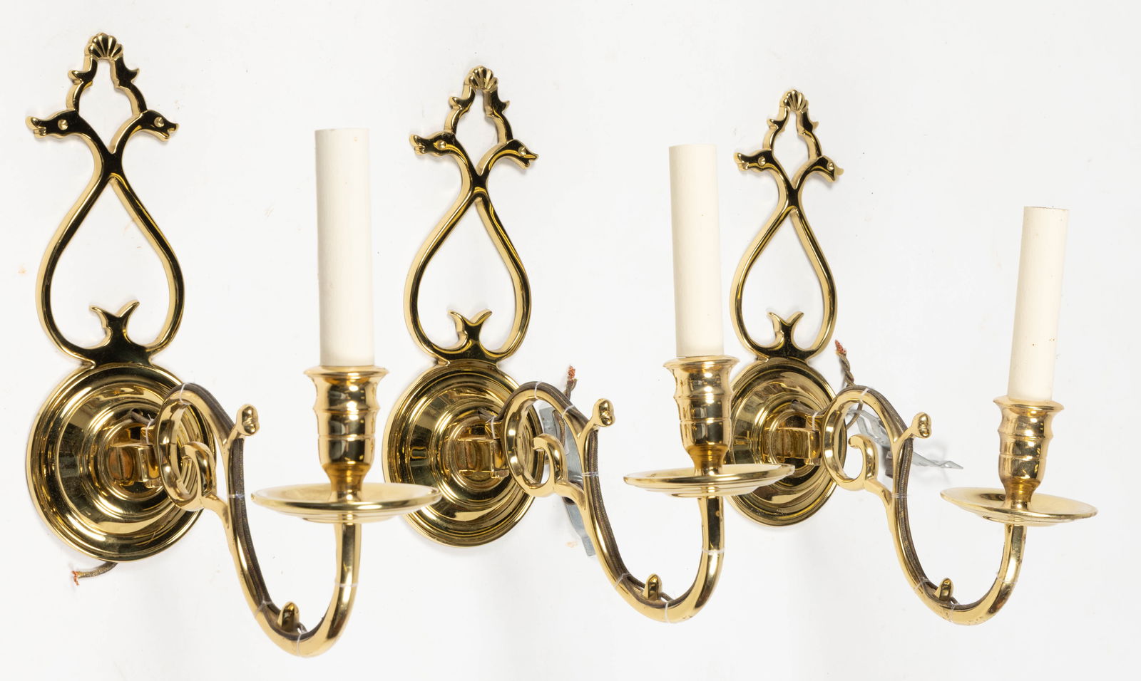 VIRGINA METALCRAFTERS / WILLIAMSBURG RESTORATION METALCRAFTERS CAST BRASS SINGLE-ARM CANDLE WALL (1 of 2)